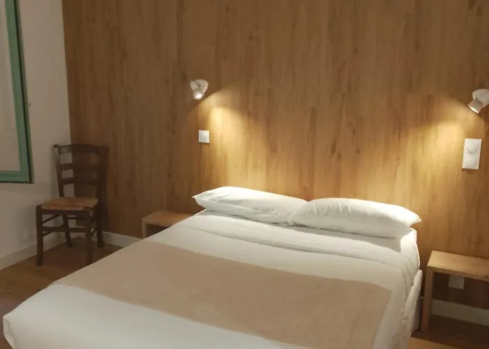 Chez Yves , 200 M Du Canal , 7 Min De Golfech , Parking Privé Et Gratuit , Rangement Vélo Fermés * Pommevic