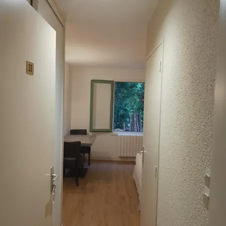 Oda ve Kahvaltı Chez Yves , 200 M Du Canal , 7 Min De Golfech , Parking Prive Et Gratuit , Rangement Velo Fermes *