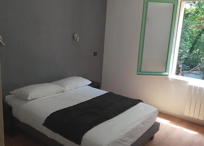 Chez Yves , 200 M Du Canal , 7 Min De Golfech , Parking Prive Et Gratuit , Rangement Velo Fermes Bed & Breakfast *