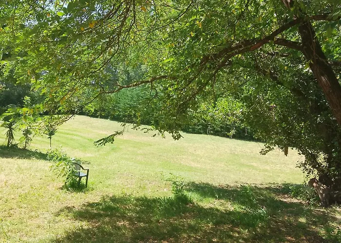 Chez Yves , 200 M Du Canal , 7 Min De Golfech , Parking Prive Et Gratuit , Rangement Velo Fermes